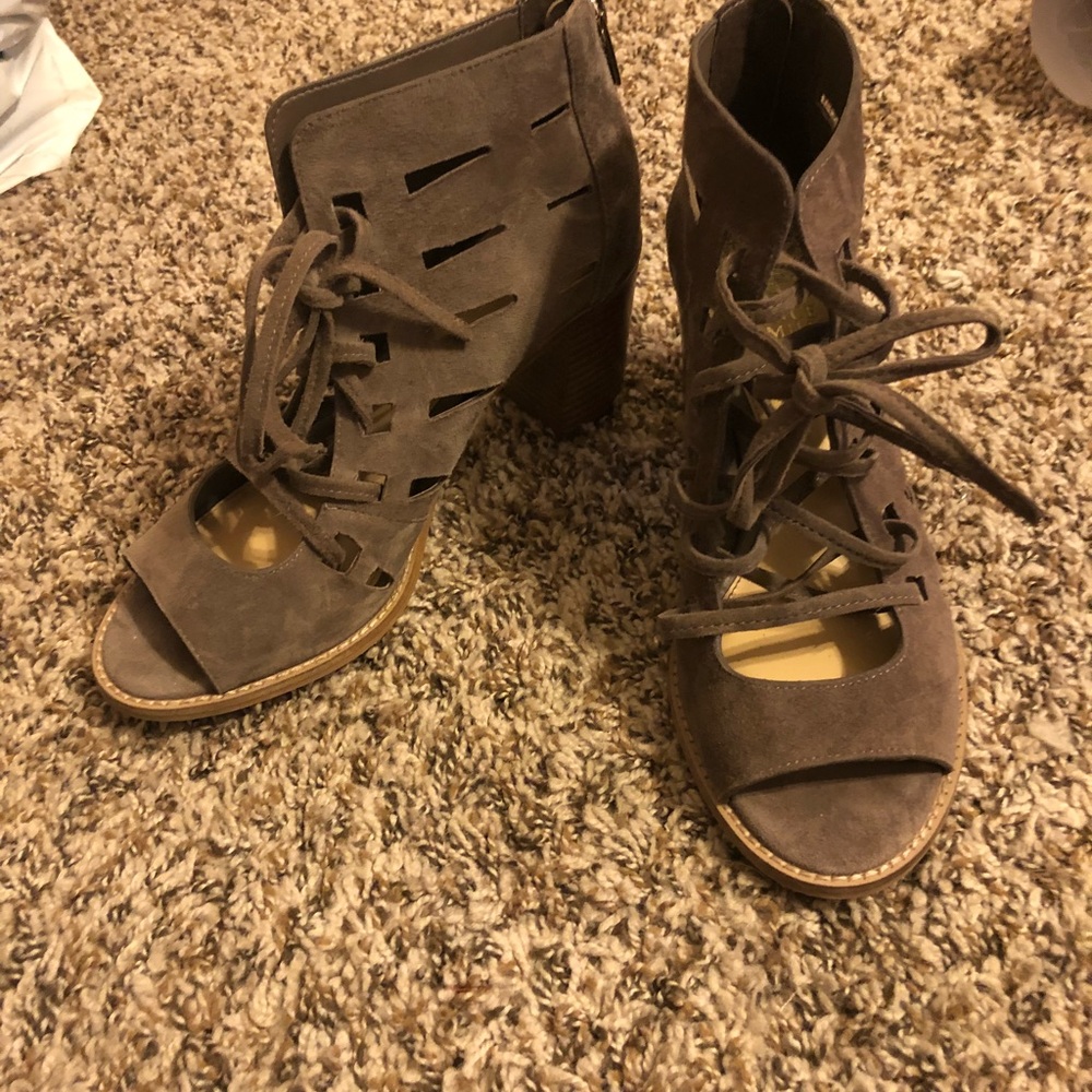 Vince Camuto Heels